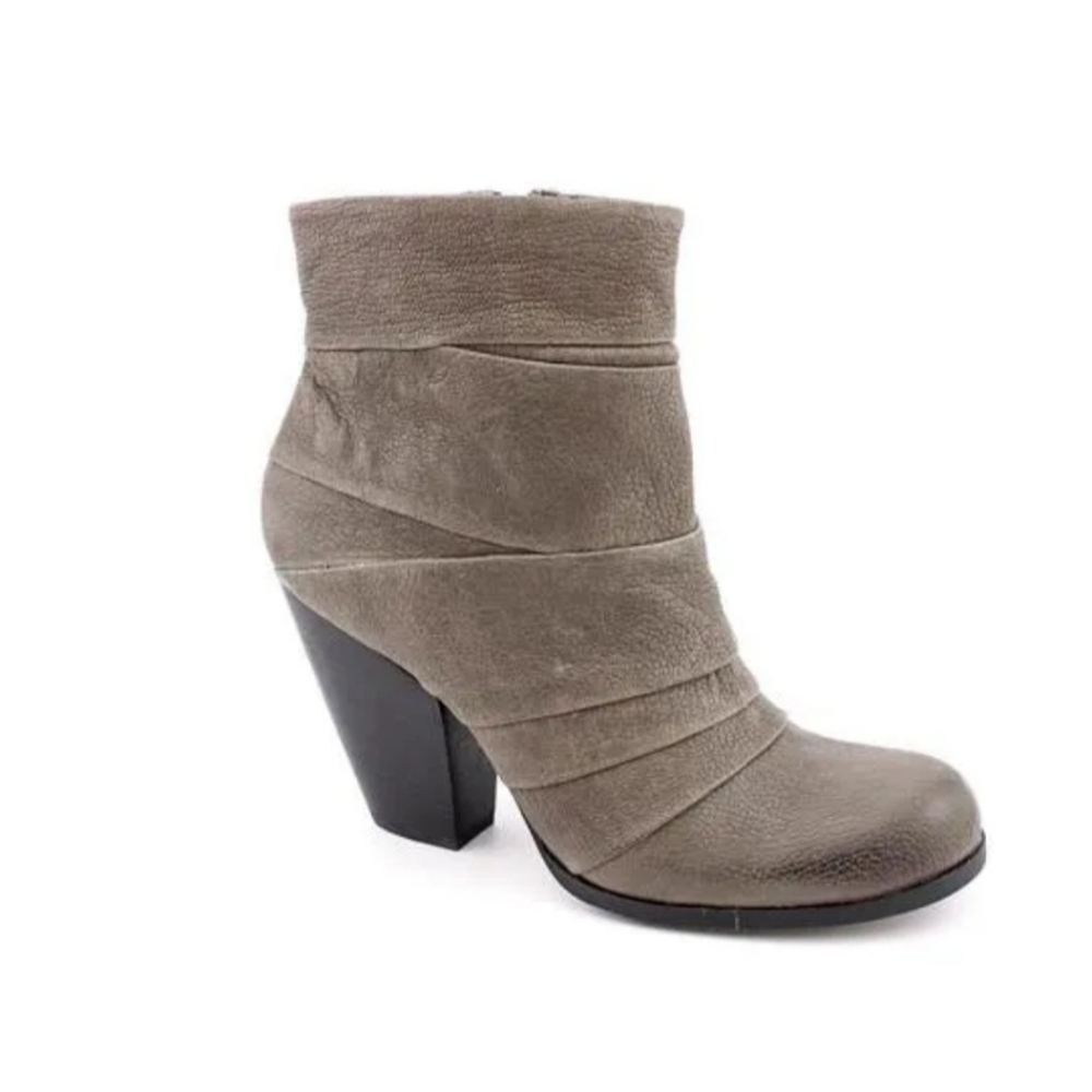 Vince Camuto Belta Brown Leathed Boots